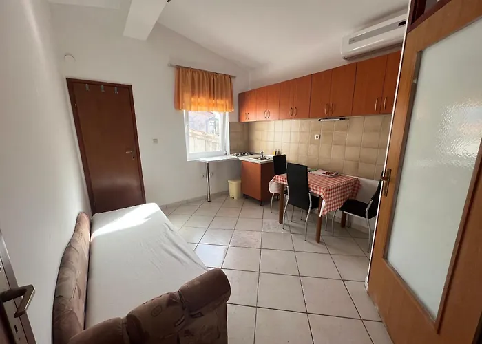 Kulic アパート ティスノ